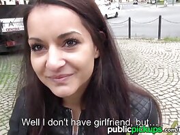 nuorekas CFNM -lääkäri, joka poisti potilaan ja ilmaiset porno leffat teki kokeen