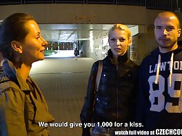 Teini-ikäinen Jessie Volt perse vitun 3 tapa koukku-up kanssa ilmaiset pornovideot hänen nipistää ja äitipuoli